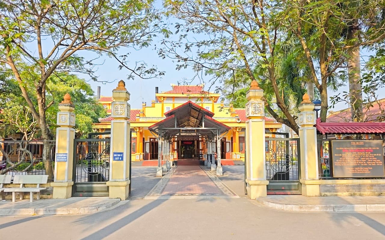 NHÀ TANG LỄ VĂN ĐIỂN