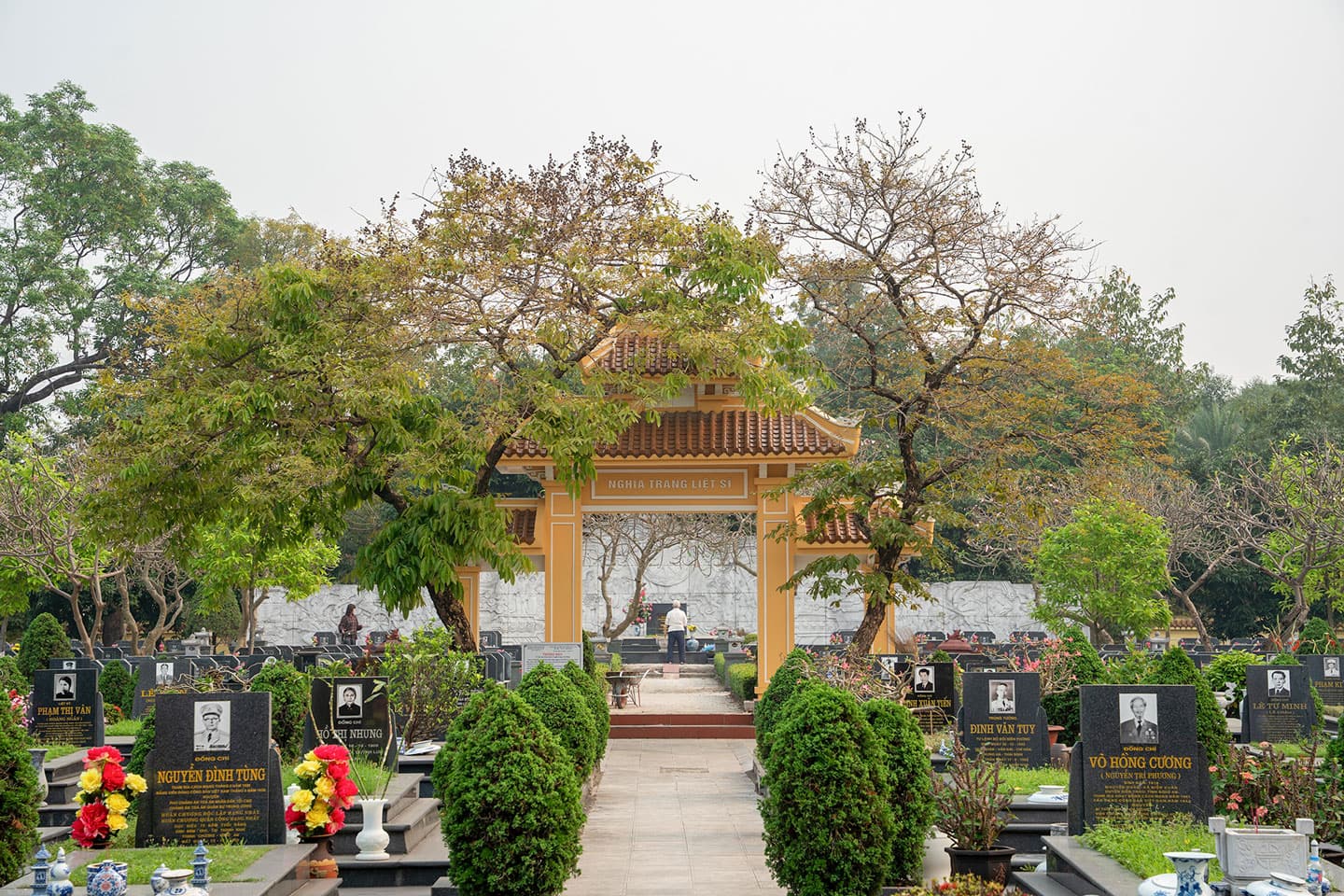 BỐC MỘ CÁT TÁNG CÁN BỘ TRUNG, CAO CẤP, NGƯỜI CÓ CÔNG - Ảnh 4