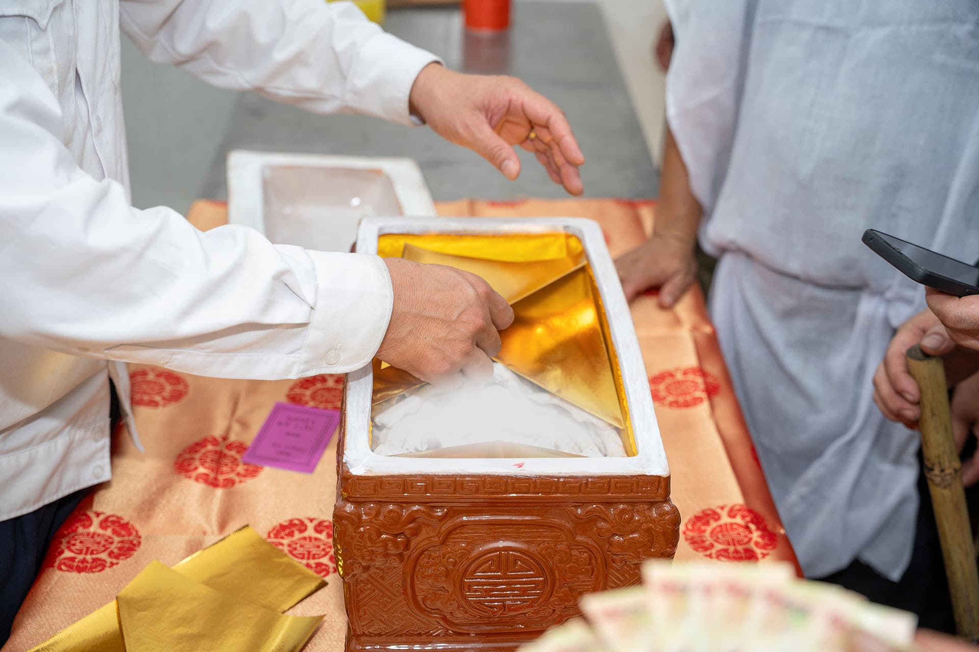 HỎA TÁNG THI HÀI - Ảnh 30