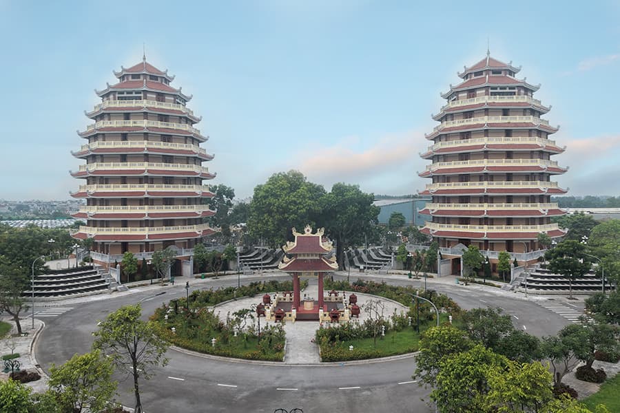 HAI TÒA THÁP LƯU GIỮ TRO CỐT