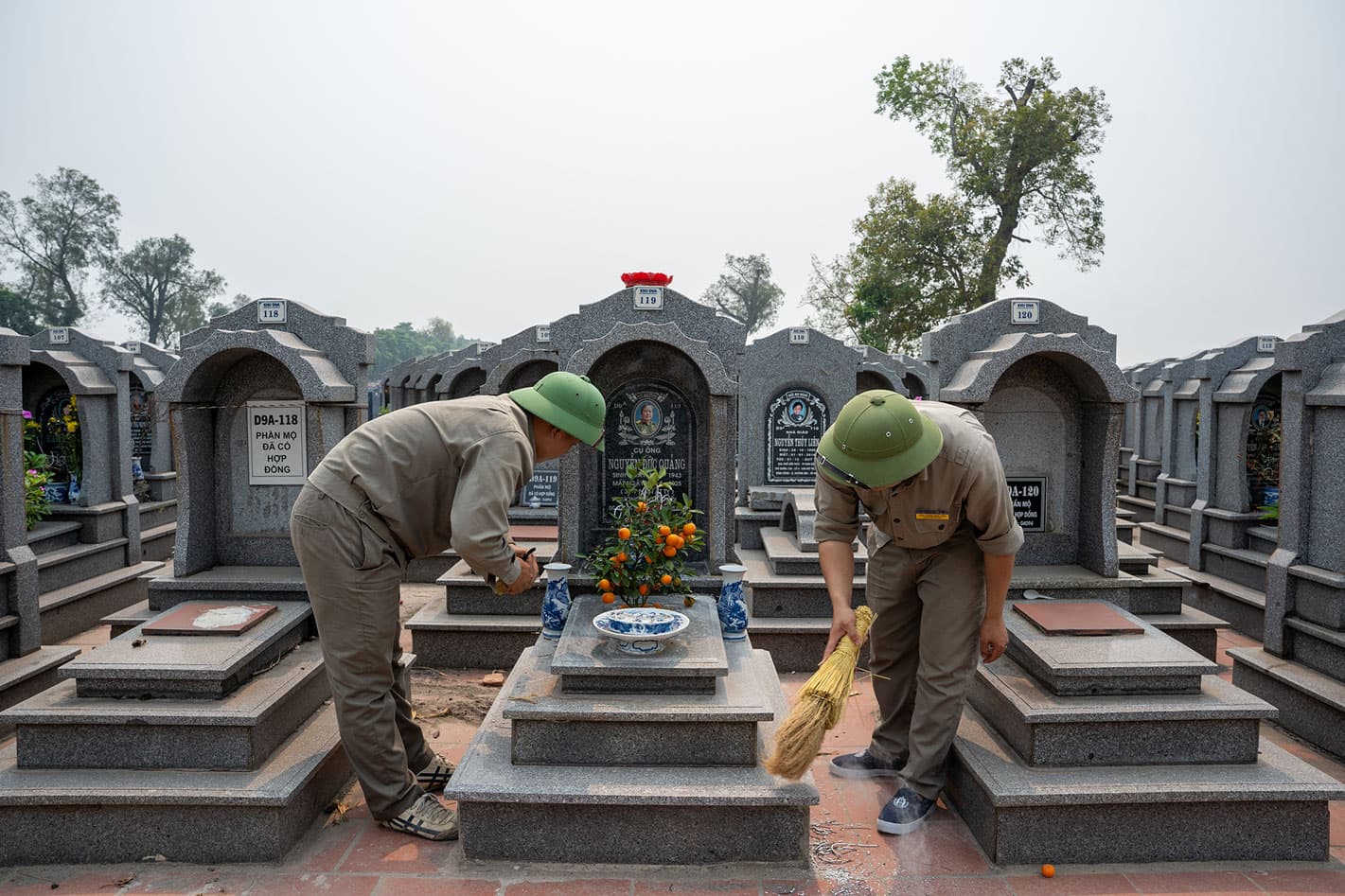 CHĂM SÓC MỘ - Ảnh 4