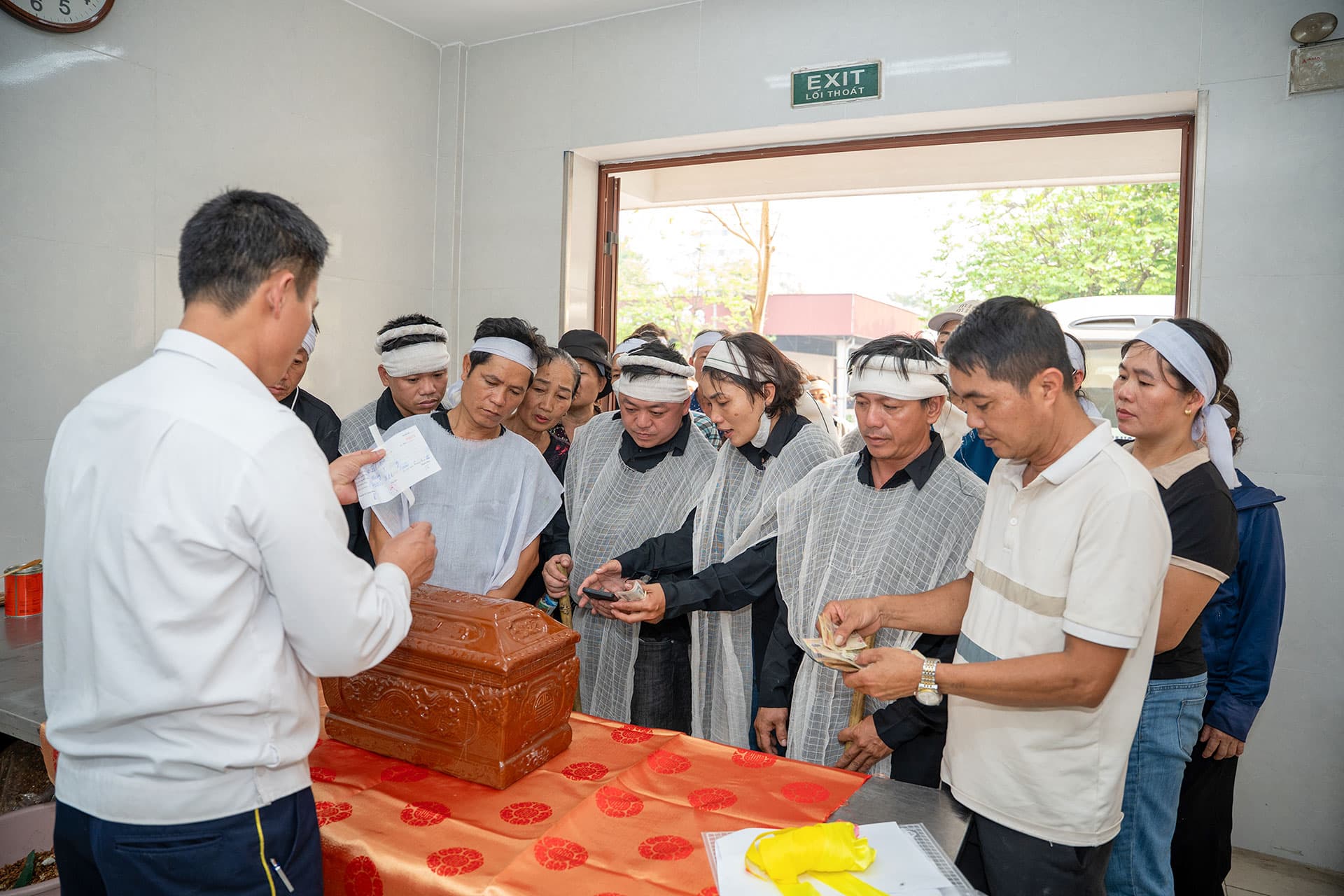 HỎA TÁNG THI HÀI - Ảnh 29
