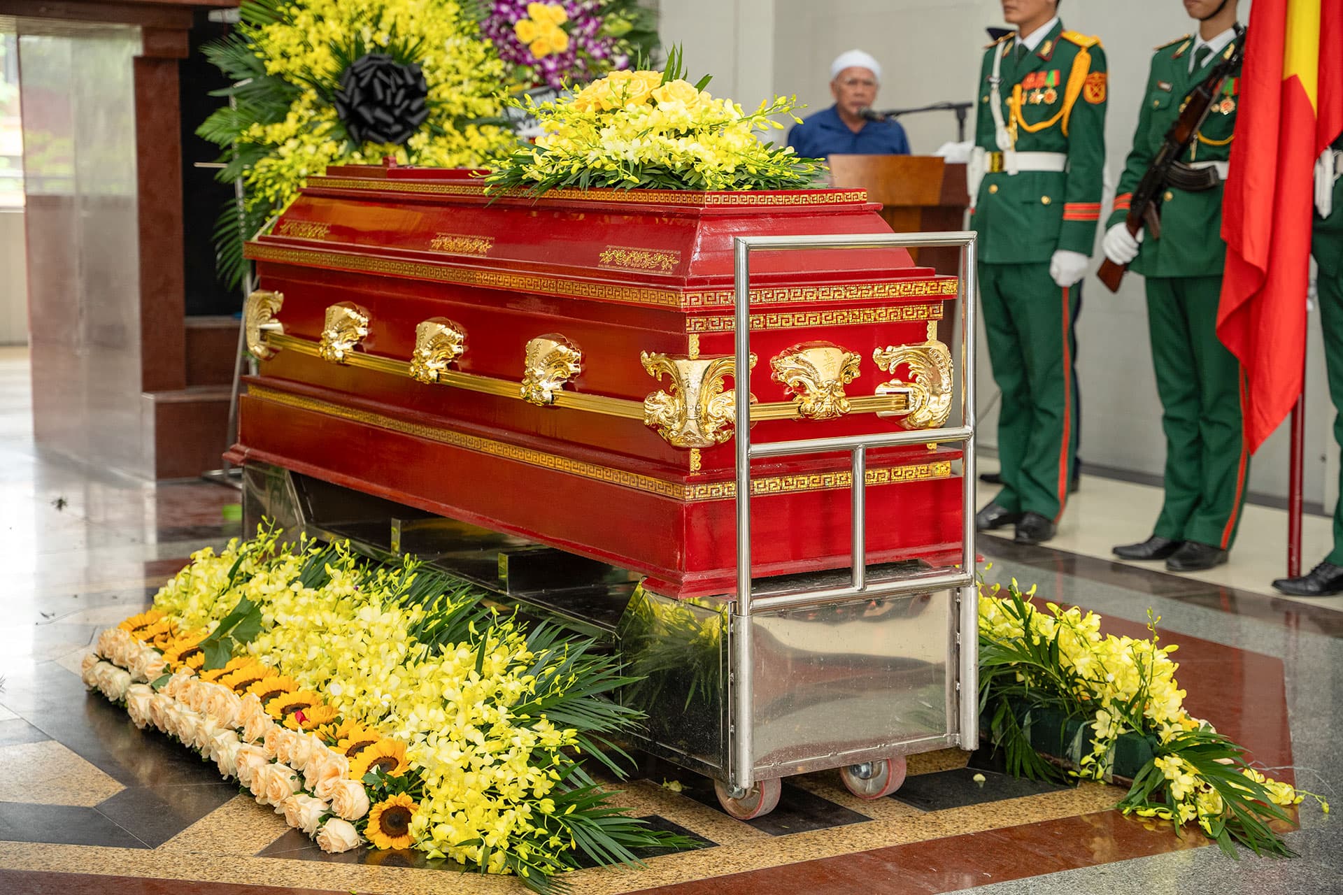 HỎA TÁNG THI HÀI - Ảnh 12