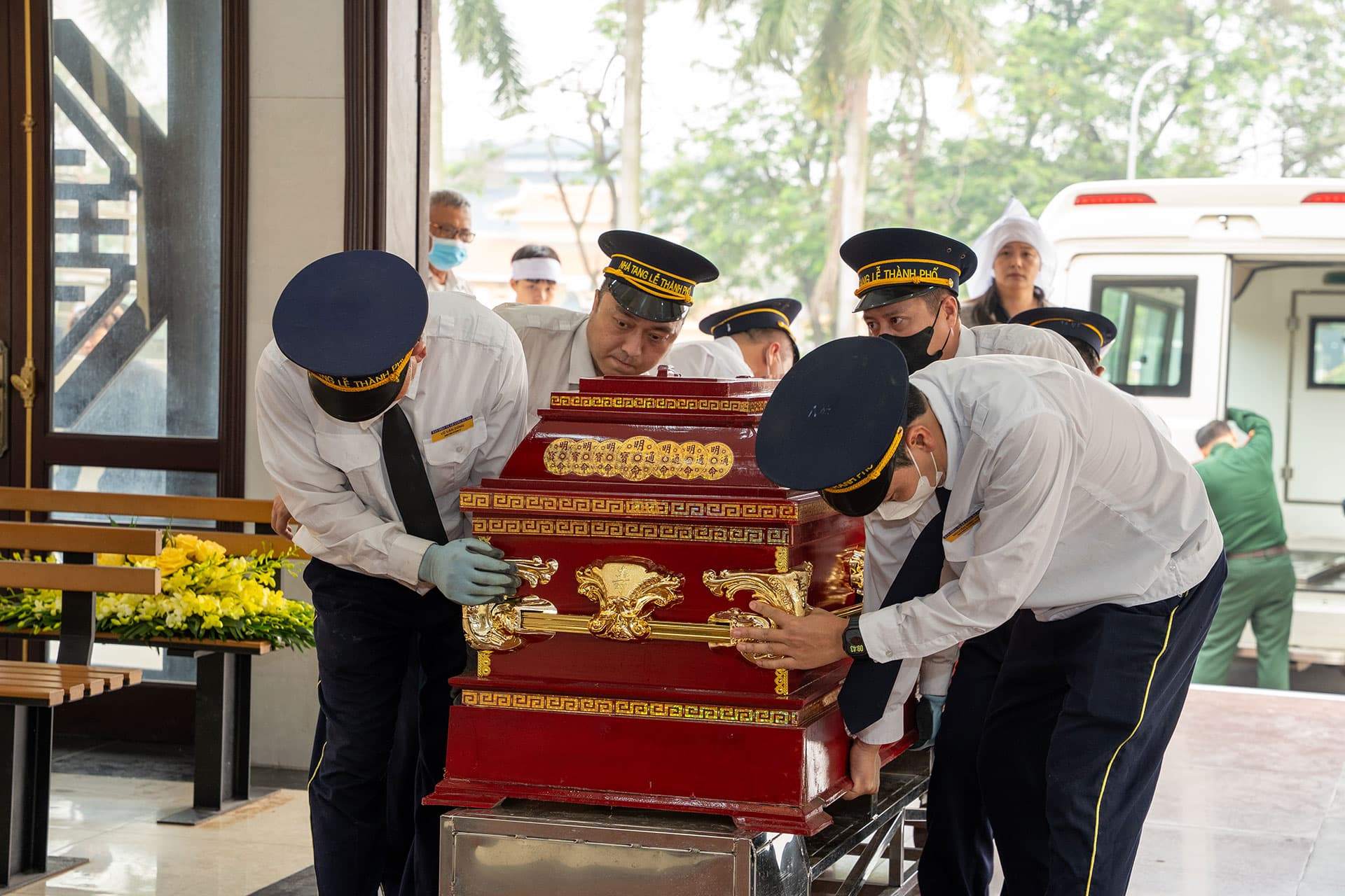 HỎA TÁNG THI HÀI - Ảnh 2